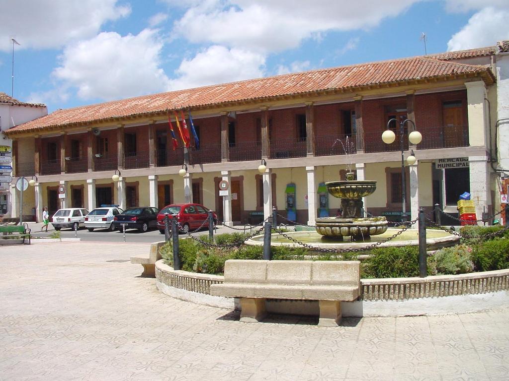 Hostal Gastrobar Carmelo Villarejo de Salvanés Exterior photo